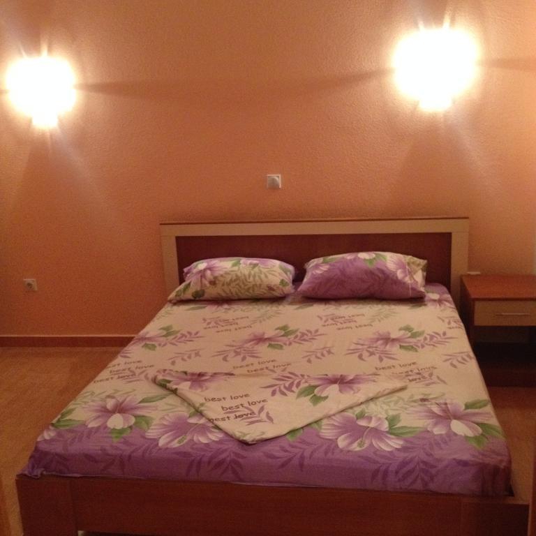 Grandino Rooms & Apartments Ulcinj Quarto foto