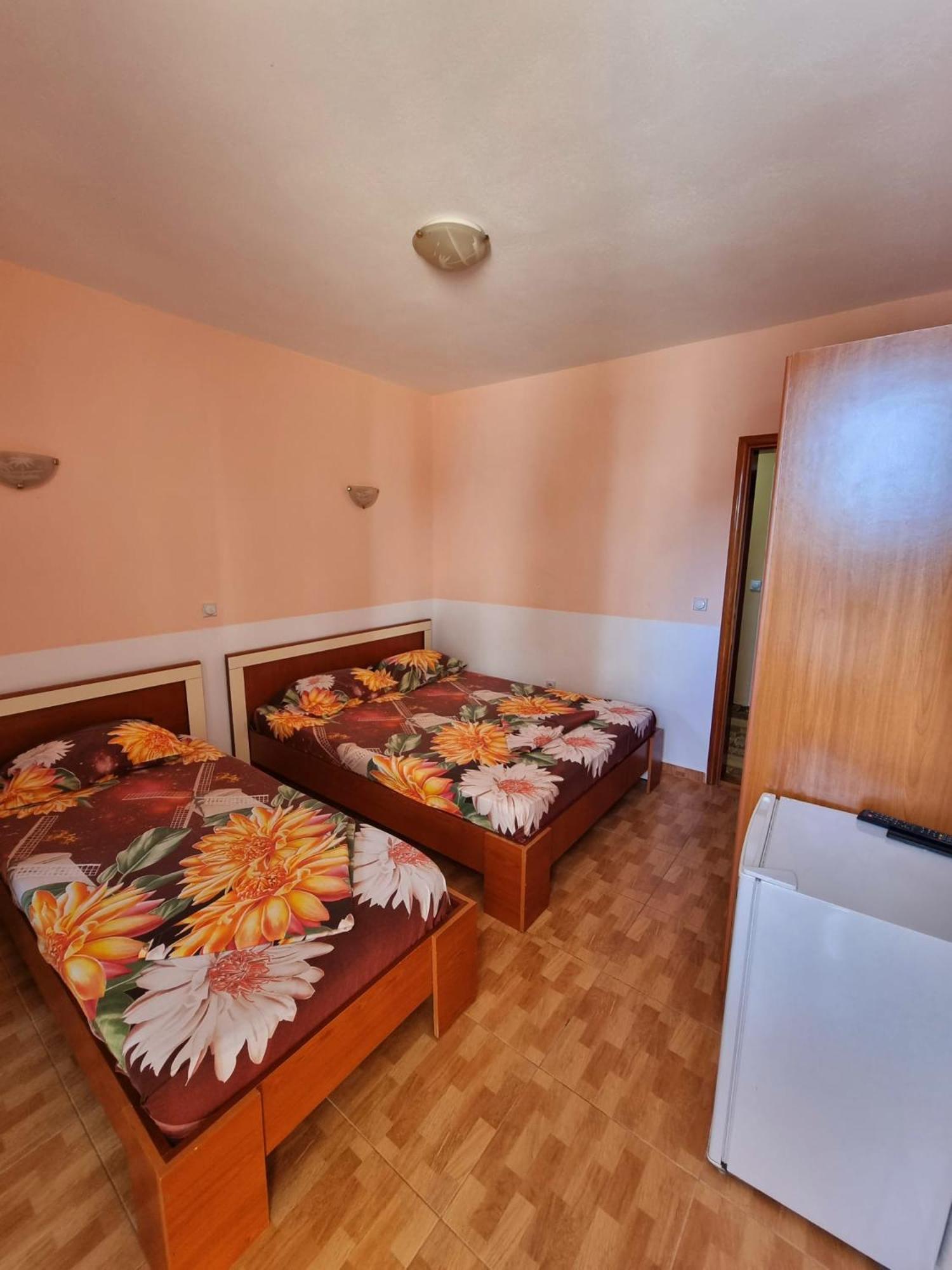Grandino Rooms & Apartments Ulcinj Quarto foto