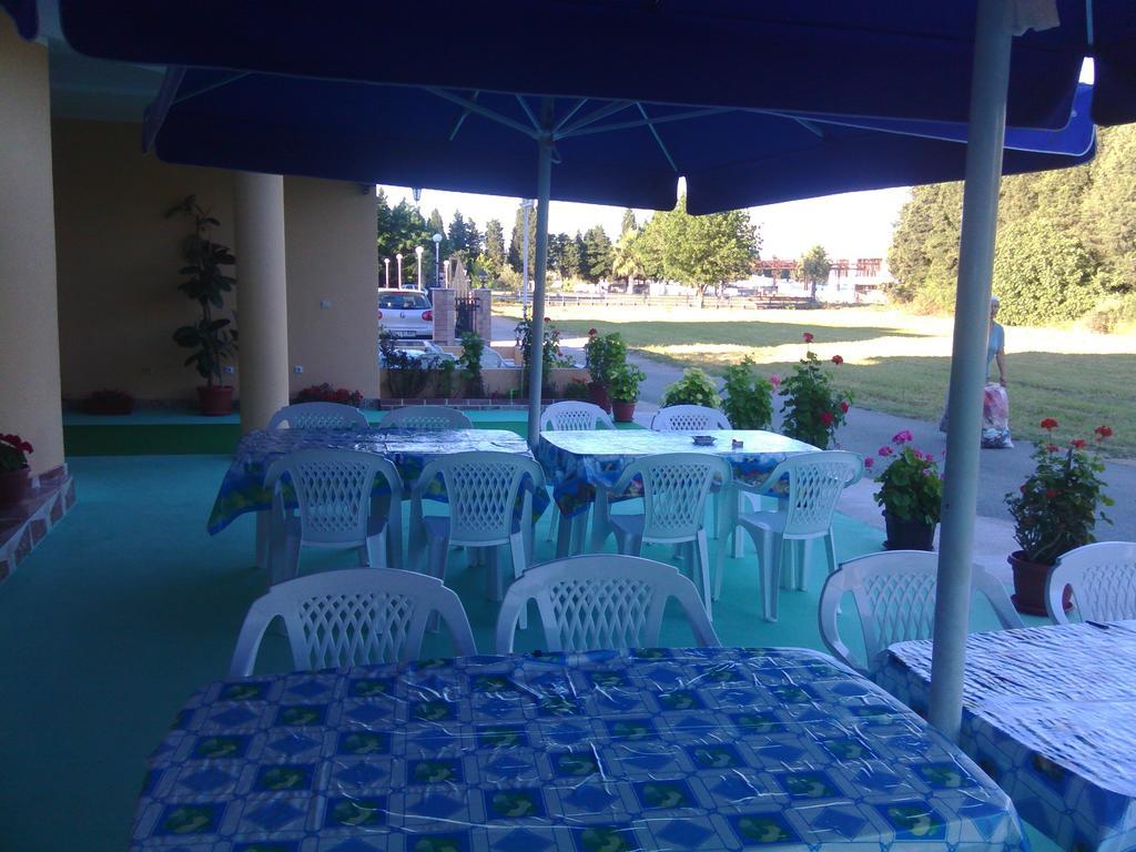 Grandino Rooms & Apartments Ulcinj Quarto foto